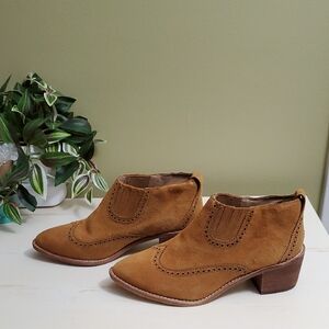 Madewell | Tan Grayson Brogue Chelsea Boots with Wingtip Detailing Sz 7 1/2